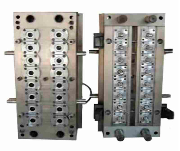 china plastic injection mold tooling